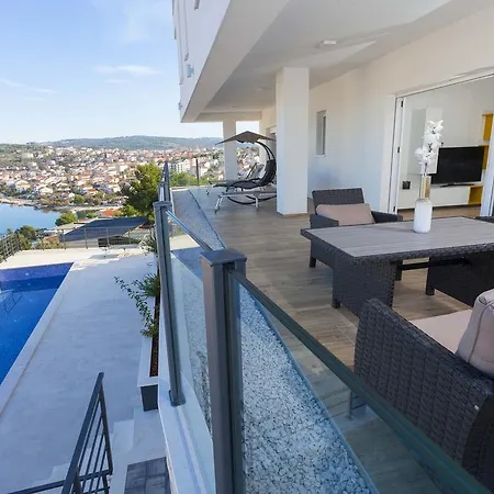 Solis Okrug Gornji *