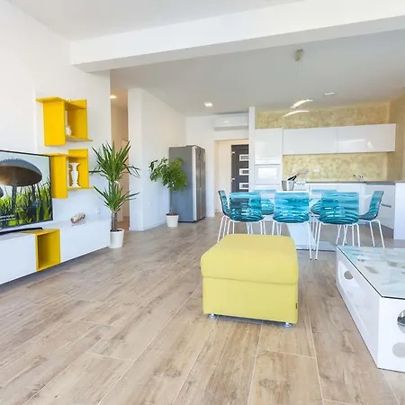 Appartement Solis Okrug Gornji